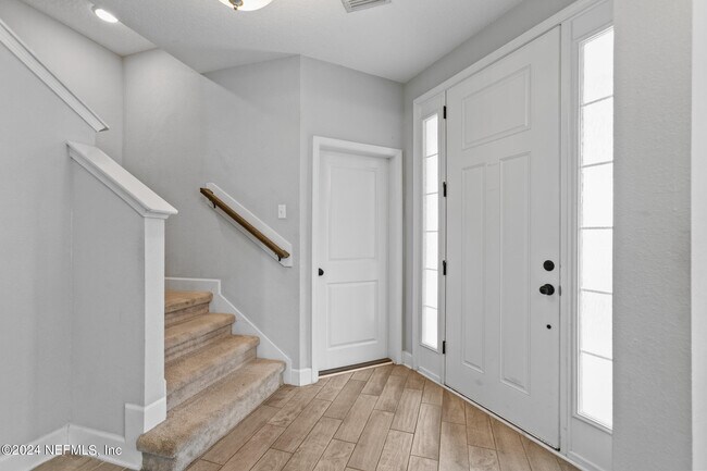 Building Photo - 213 Foxcross Ave