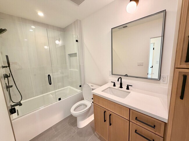 Building Photo - Never-Lived-In Luxury: 1,408 Sq Ft Detached Single-Family Home with Private Office — Downtown Sun...
