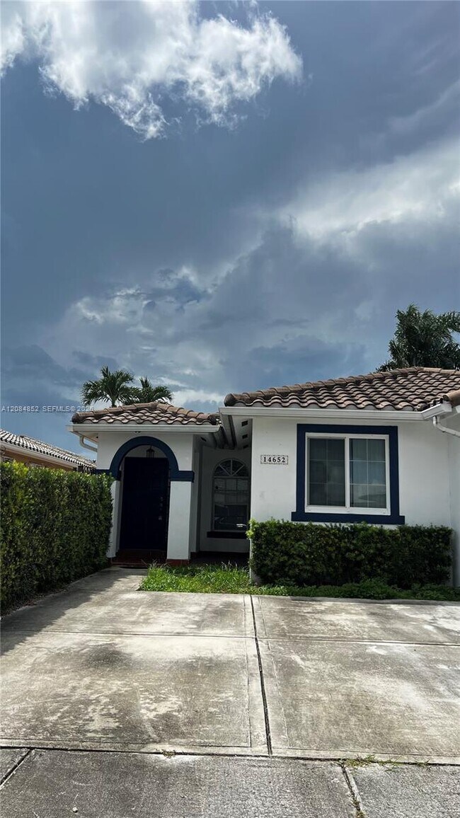 Building Photo - 14652 SW 114th Terrace