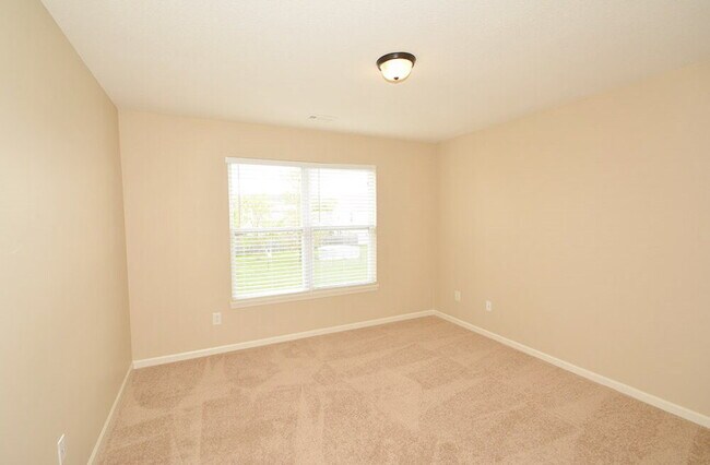 Building Photo - 7317 Kimble Dr