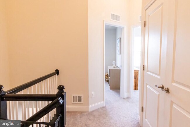 Building Photo - 1441 Onnesta Ct