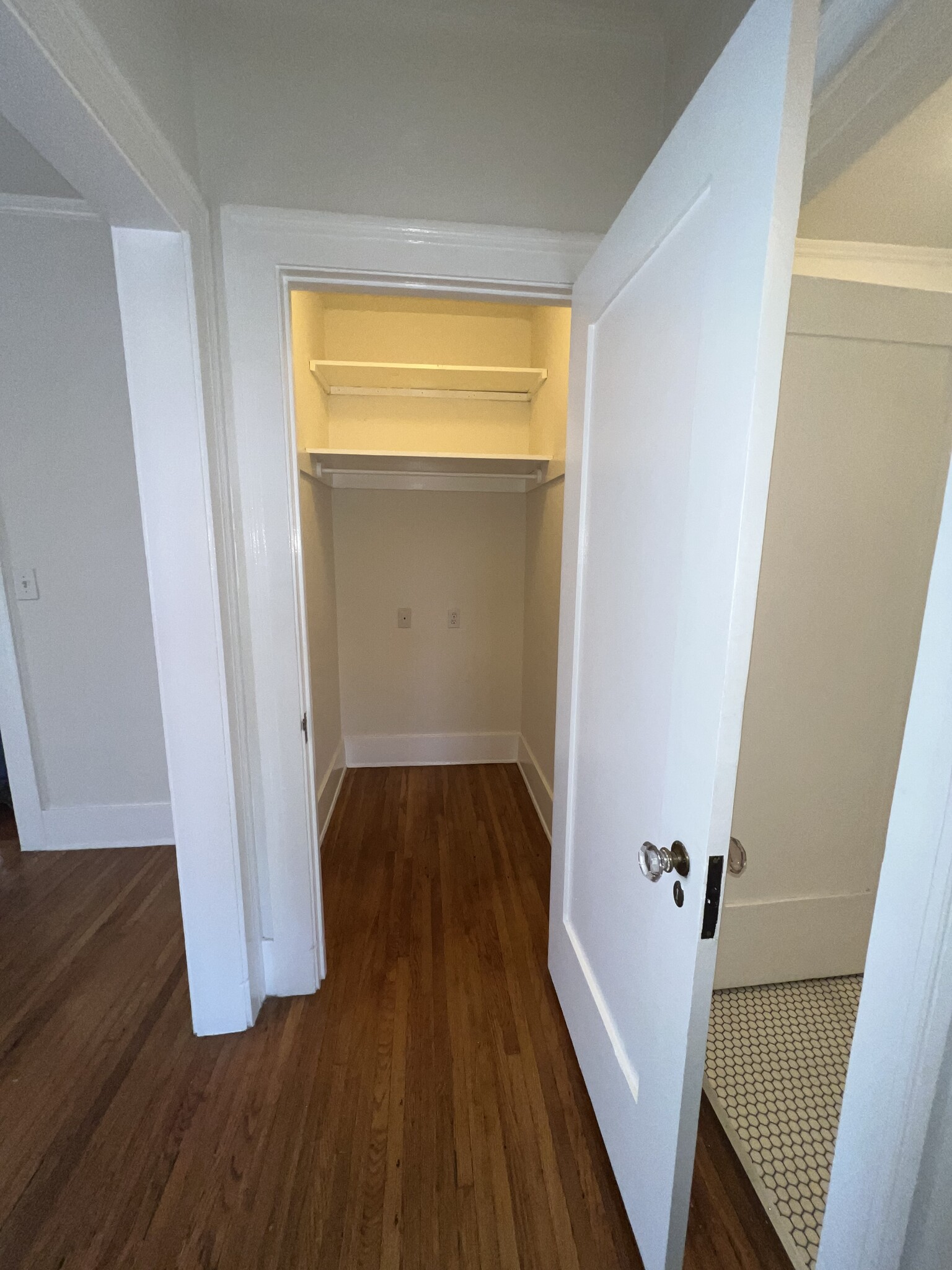 Hallway closet - 502 N Kingsley Dr