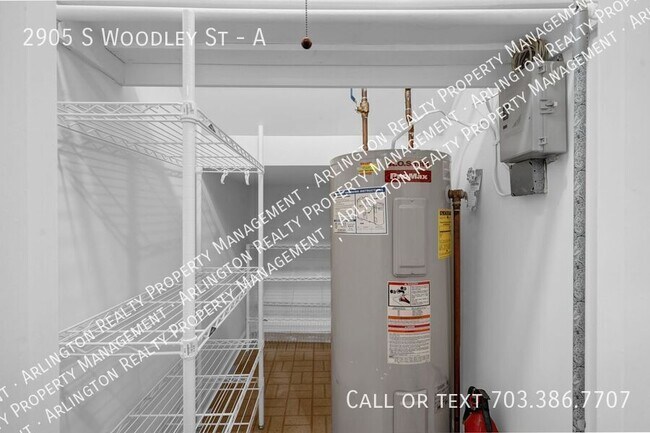 Building Photo - 2905 S Woodley St