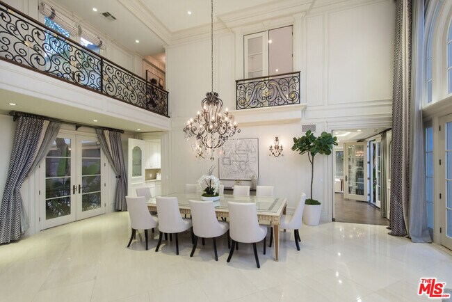 Building Photo - 3016 Elvido Dr