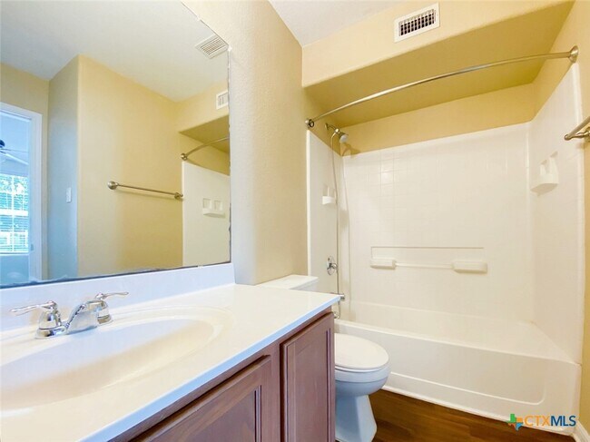 Building Photo - 118 Rush Haven