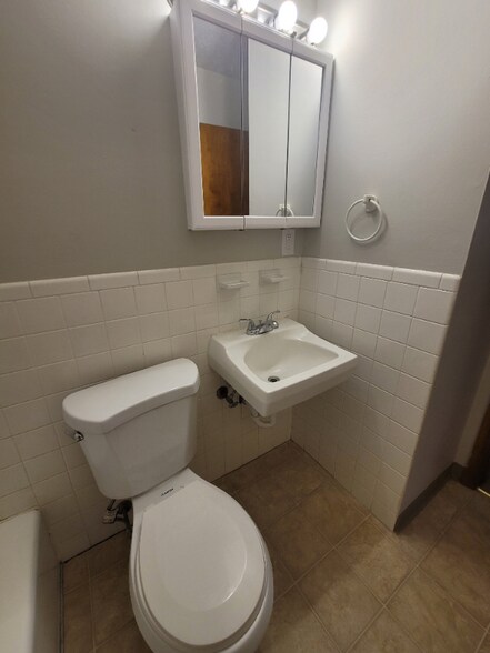 Building Photo - 377 Pershing Ave NE