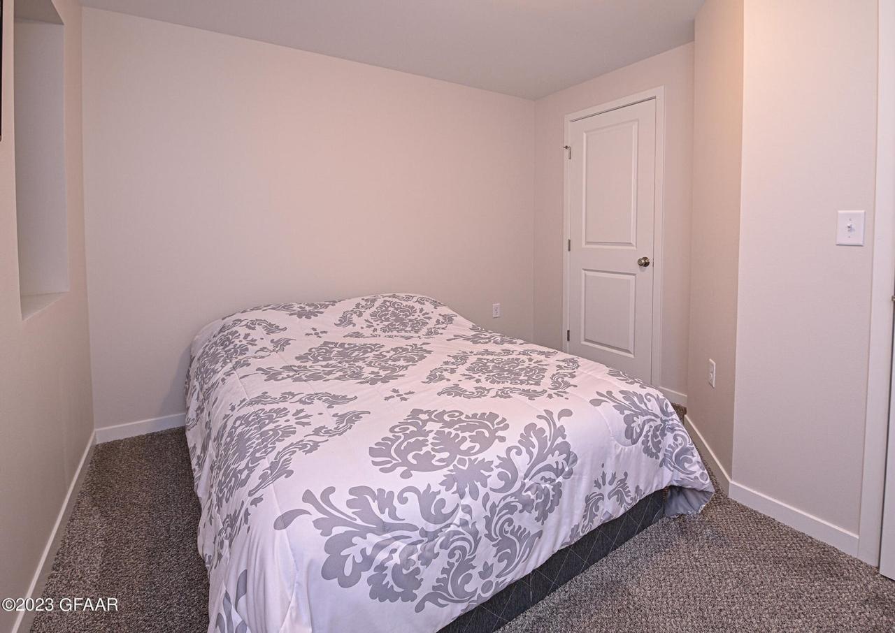 Building Photo - 809 Thames Ct