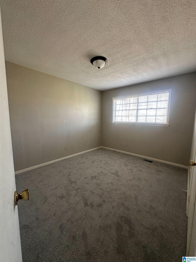 Building Photo - 839 Linbard Ln