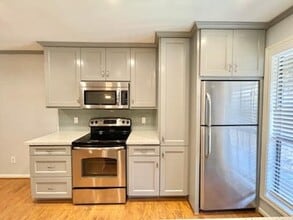 Building Photo - 1311 Antoine Dr