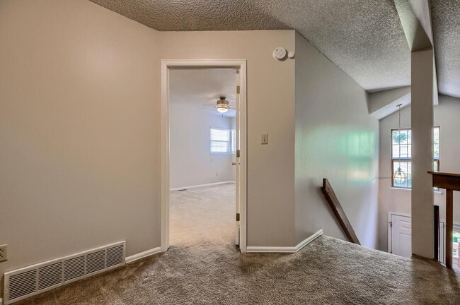Building Photo - Comfortable 2BR + Loft Home — Close to For...