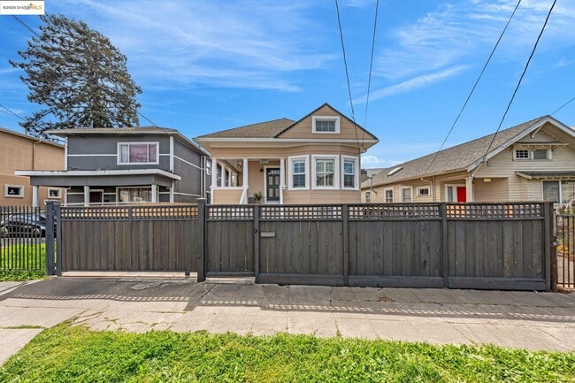 Primary Photo - 953 34th St