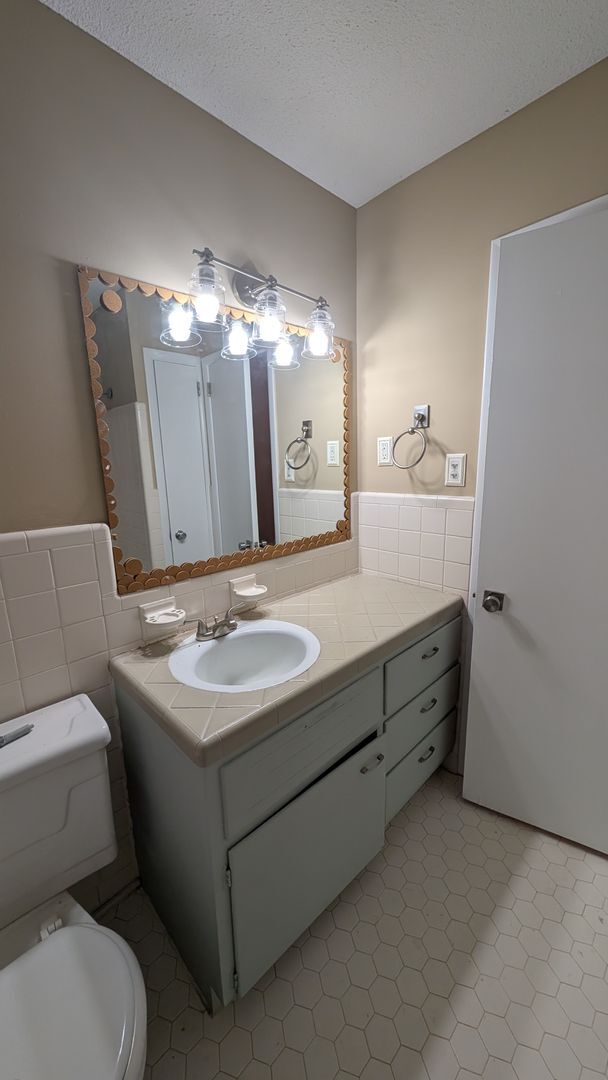 Building Photo - Spacious 4BR Home in Gardendale – Flexible Layout & Massive Backyard!