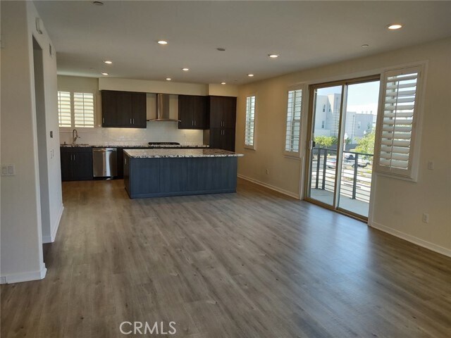 Building Photo - 202 Paramount