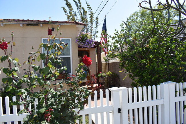 Building Photo - Four Bedroom in Heart of Coronado