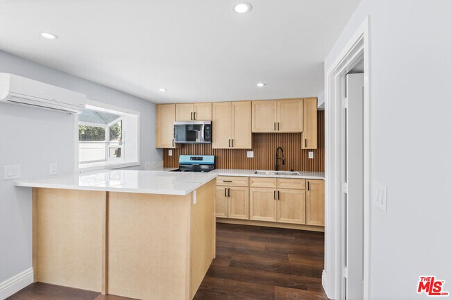 Building Photo - 4622 W 149th St