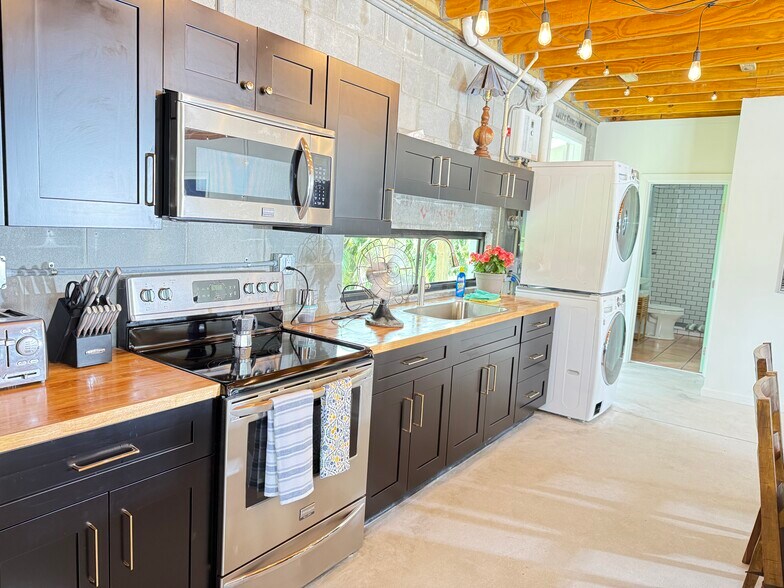 Building Photo - 1335 Churchill Rd