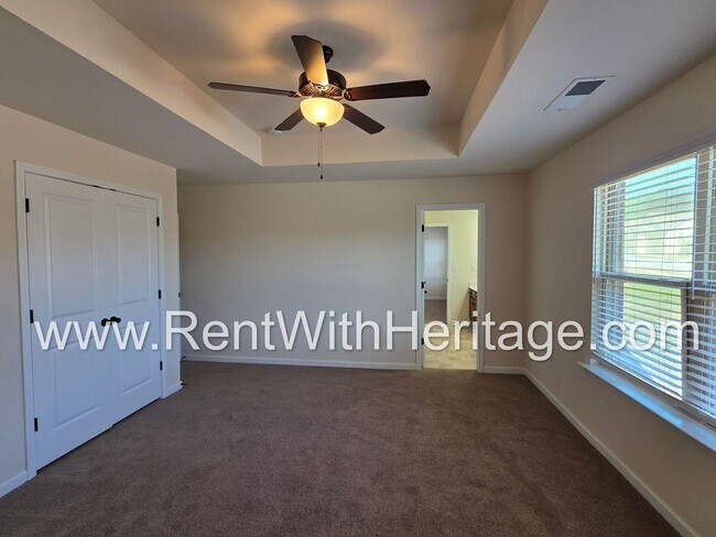 Building Photo - ABSOLUTELY BEAUTIFUL 5 BEDROOM/ 4.5 BATH HOME YOU DONT WANT TO MISS.