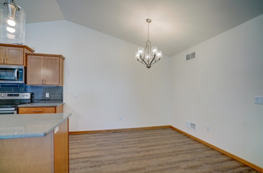 Building Photo - 400 Odyssey Ct