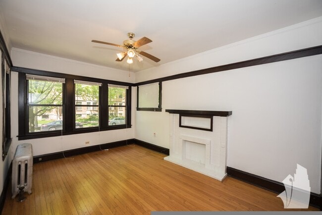 Building Photo - 1448 W Cornelia,-2