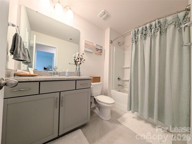Building Photo - 626 Altamonte Dr