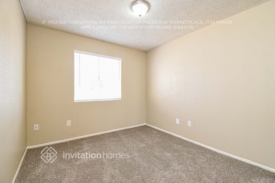 Building Photo - 514 E Westchester Dr