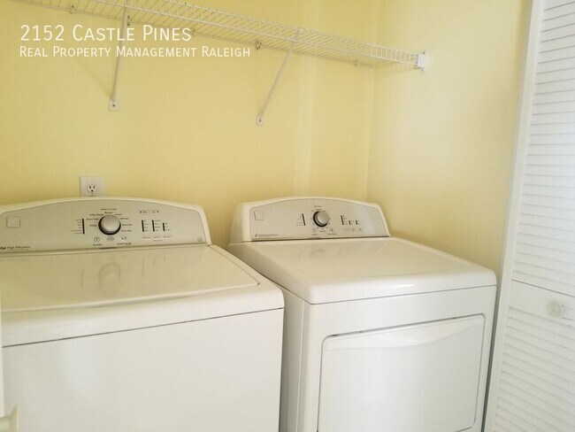 Building Photo - 2152 Castle Pines Dr