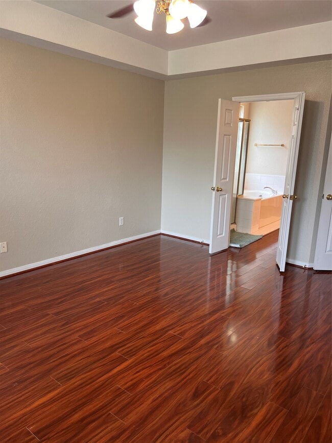 Building Photo - 14210 Meadow Estates Ln