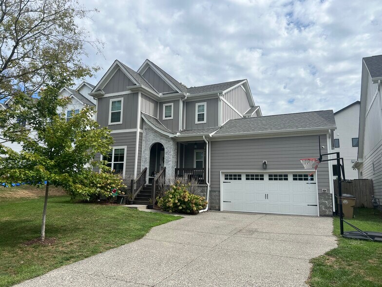 Primary Photo - 2020 Rosemary Ln
