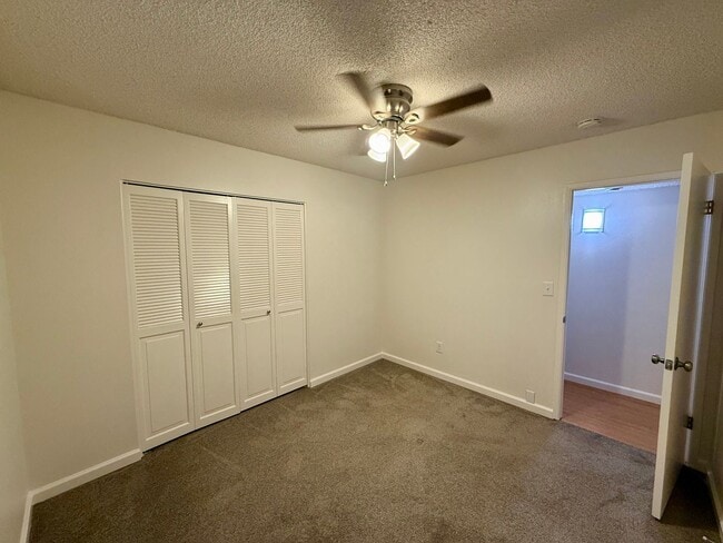 Building Photo - Conveniently located single story home!