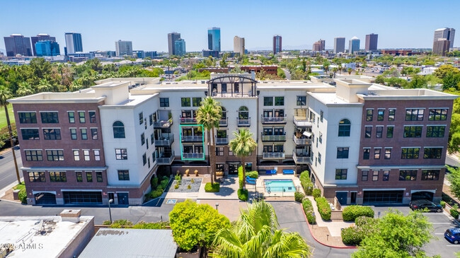 Building Photo - 914 E Osborn Rd