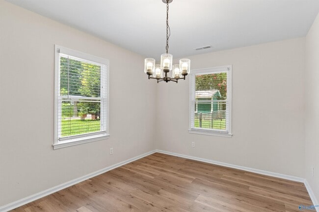 Building Photo - 285 Ruby Dr