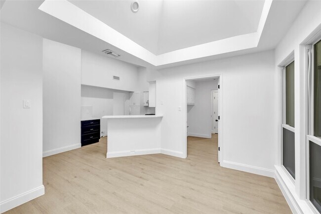 Building Photo - 13826 Wooded Creek Ct