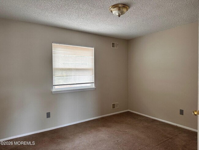 Building Photo - 24 Anchor Rd