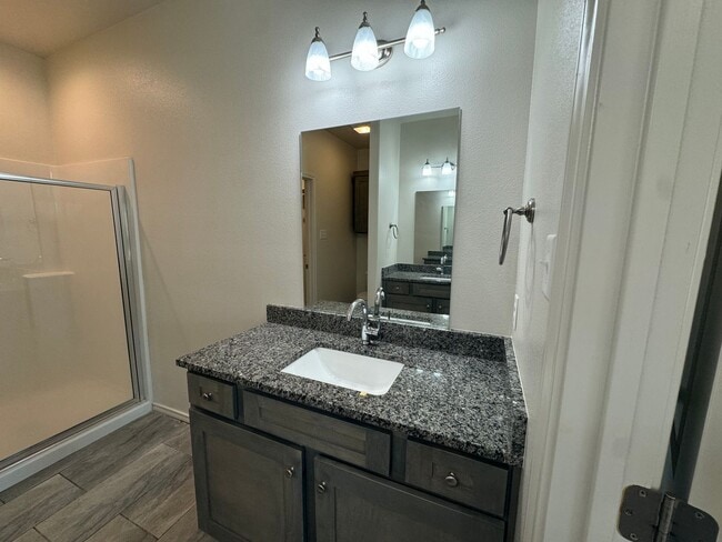 Building Photo - Available Now- Half Off First Months Rent!