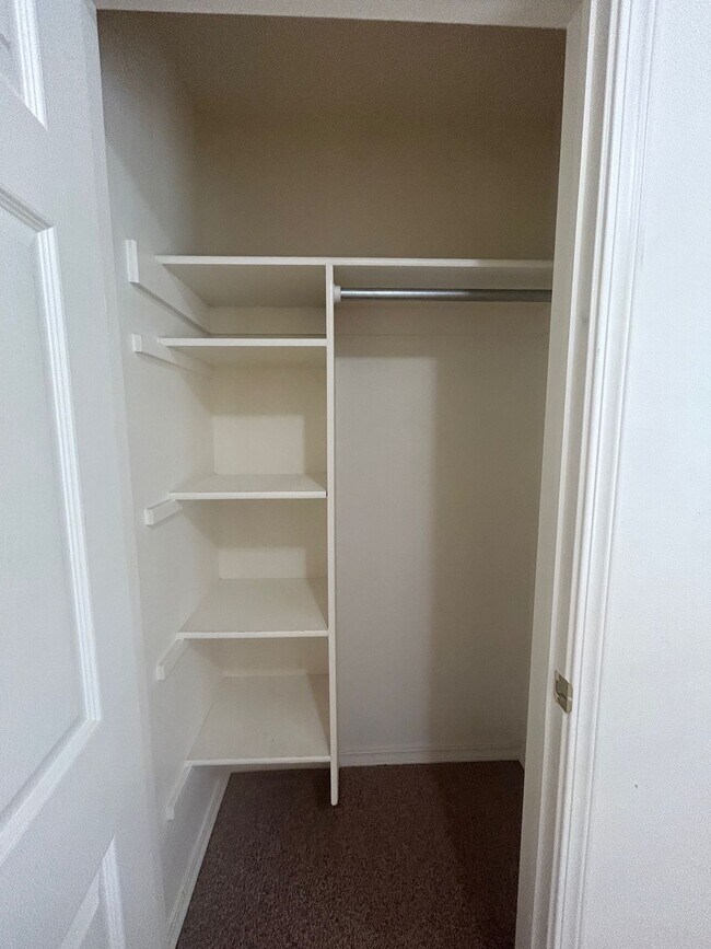 Building Photo - 465 Taft Ave