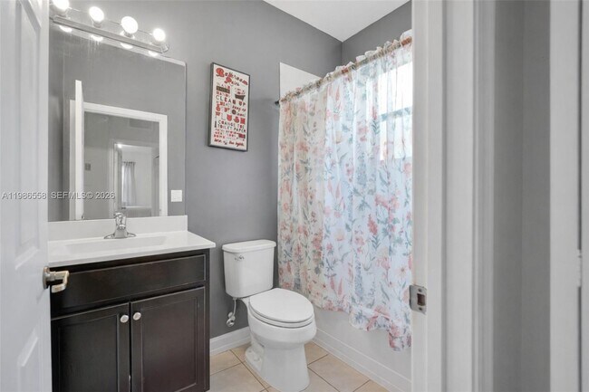 Building Photo - 101 NE 37th Pl