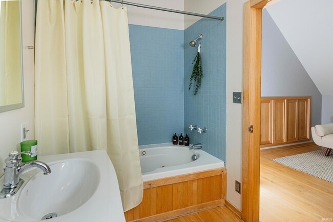 Building Photo - 612 N Kerry Dr