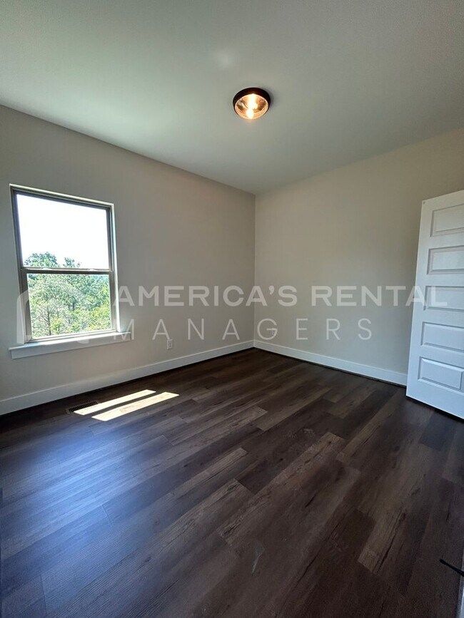 Building Photo - Home for Rent in Bessemer, AL!!! Available to View Now!!!