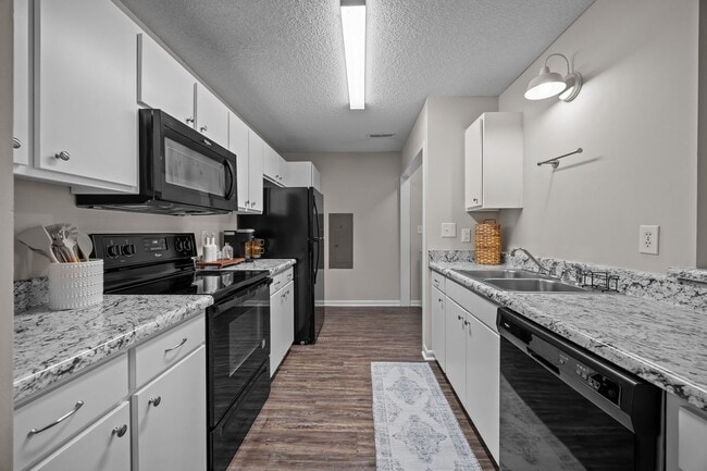 Building Photo - FULLY FURNISHED EXCLUSIVE SHORT AND MIDTER...