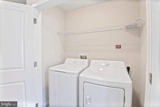 Building Photo - 6835 Winterhill Ln
