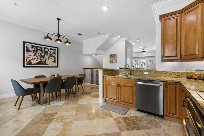 Building Photo - 25 Via Floresta Dr