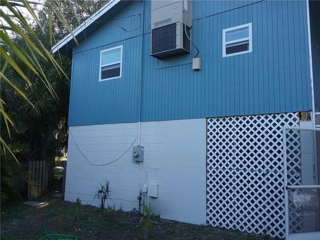 Building Photo - 6540 Lincoln Rd