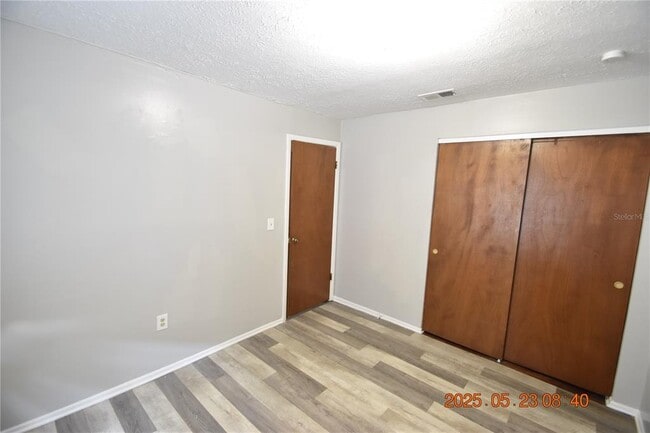 Building Photo - 10405 N Arden Ave