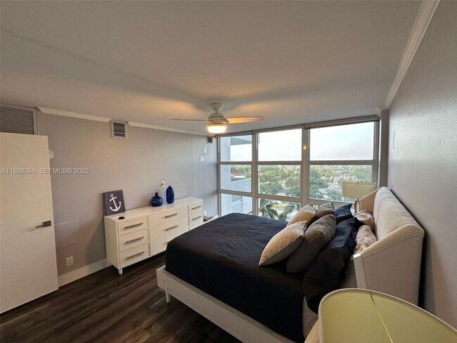 Building Photo - 2841 N Ocean Blvd