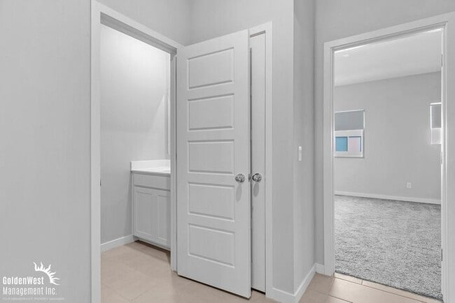 Building Photo - Modern 2Bdm 2.5Ba Home in Central Phoenix-MI Special!