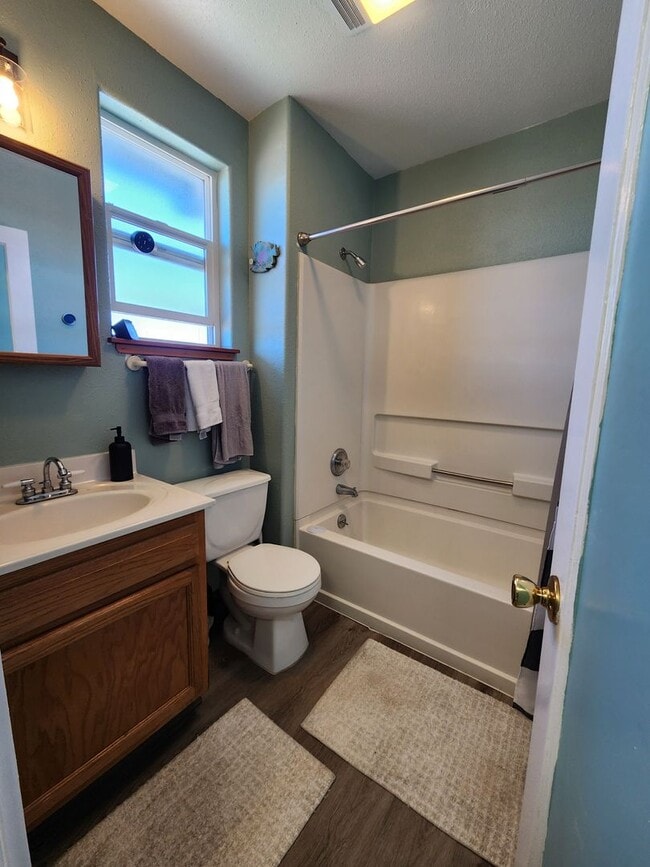 Building Photo - 304 Pacific Ave S