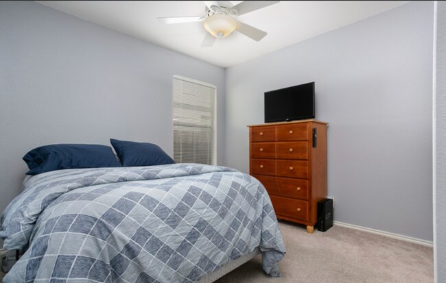Building Photo - 15830 Manes Grove