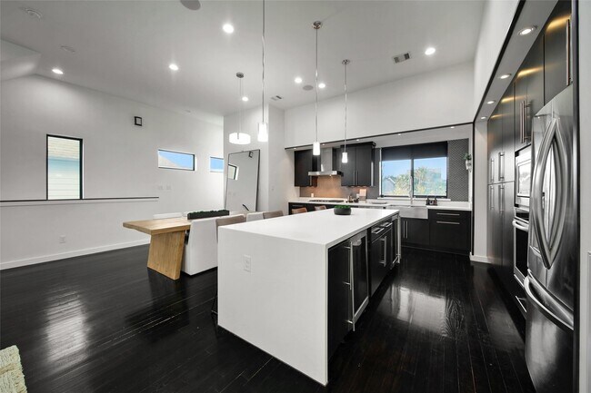 Building Photo - 1505 Colorado St