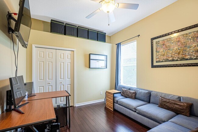 Building Photo - Stunning 4 Bedroom Fully Furnished Annual Rental w/ Heated Pool & 3-Car Garage In Osprey!!!