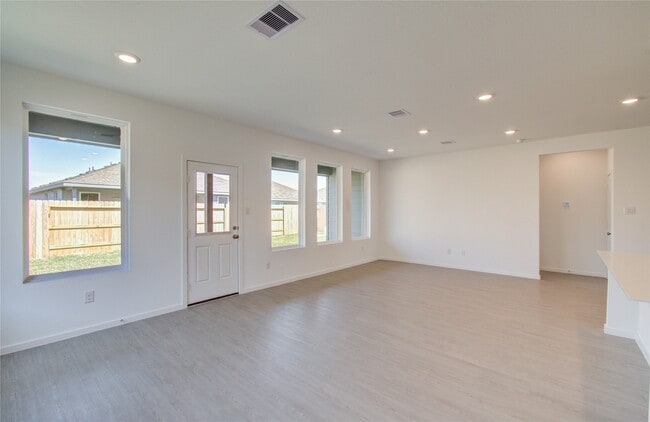 Building Photo - 26514 Foxtail Fern Dr